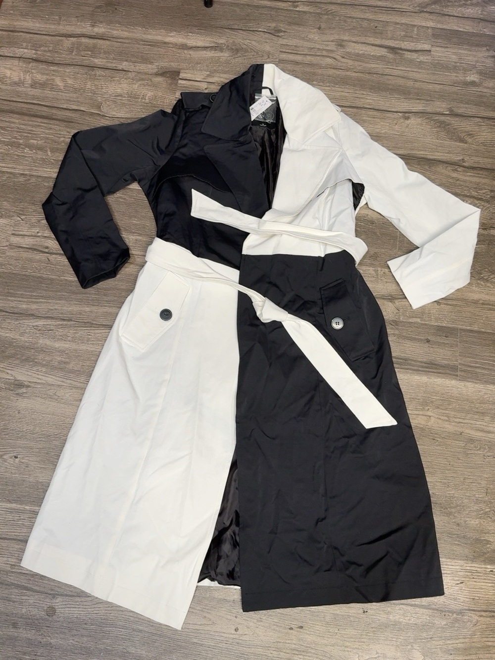 NWT New York & Company Black White Colorblock Belted Trench Coat M - Picture 2 of 10